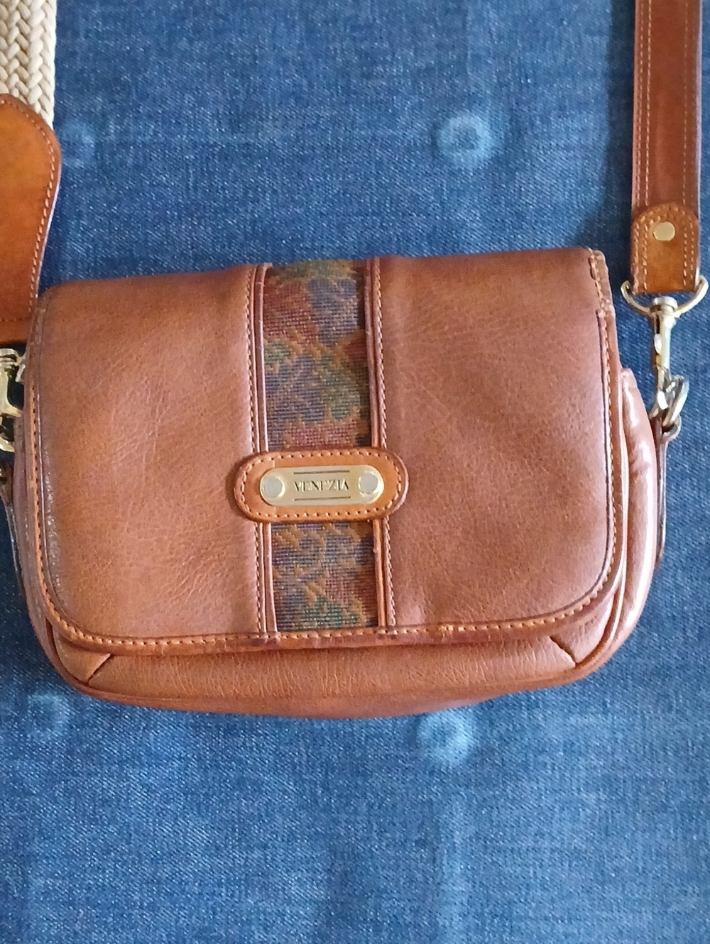 Venezia Tan Leather Crossbody Bag with Patterned Center Stripe